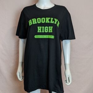 Boohoo Short Sleeve Brooklyn High Tee in Black and Green size Medium